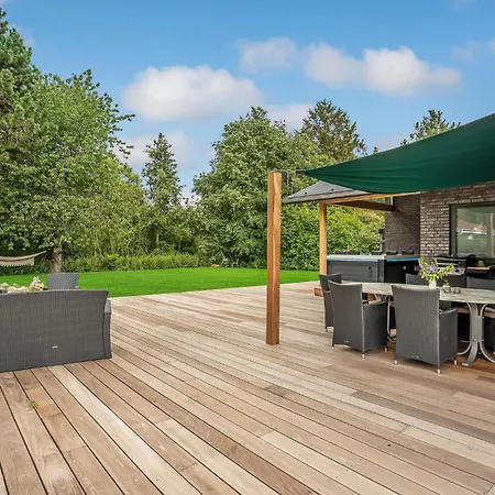 Cozy In With Jacuzzi Holiday home Vordingborg