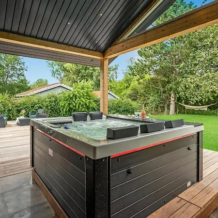 Cozy In With Jacuzzi Vordingborg